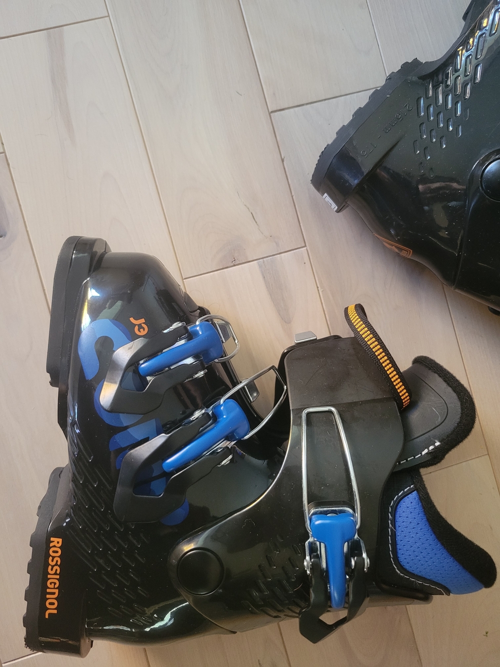 Rossignol Comp J3 Kids’ Ski Boots – Size 17.5 🎿